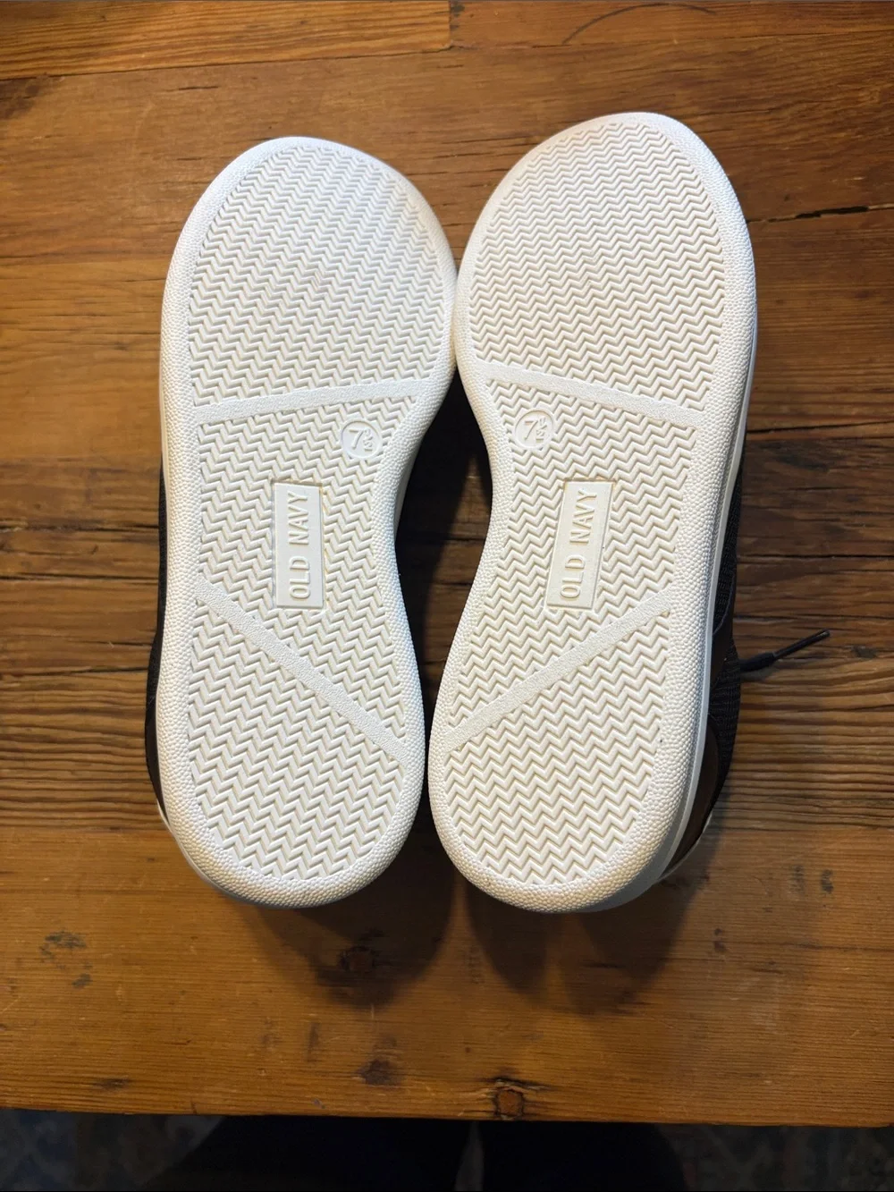 Old Navy Black and White Women's Sneakers